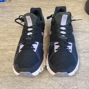 EUC women’s ON cloud swift size 10